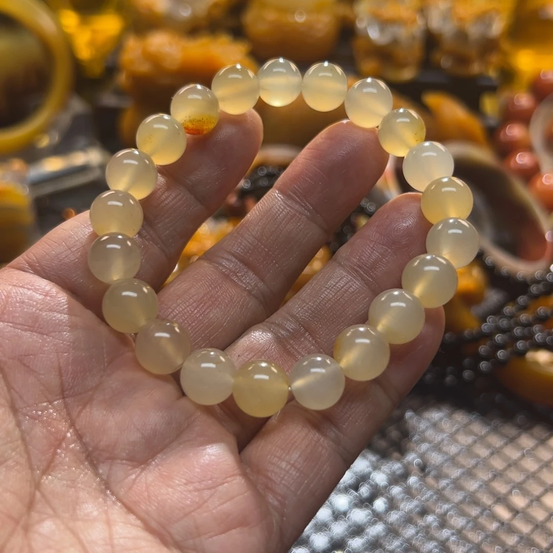 石英质玉未镶嵌颈饰