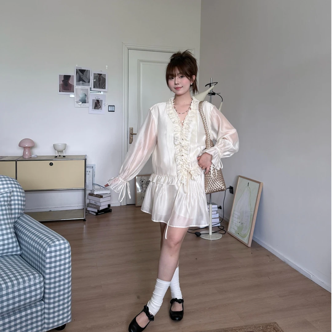 晶咕软软【香浮花月】法式气质甜美薄款V领木耳边长袖衬衫