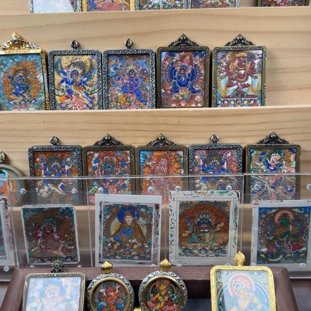 L***爸吊坠纯手绘小唐卡银壳