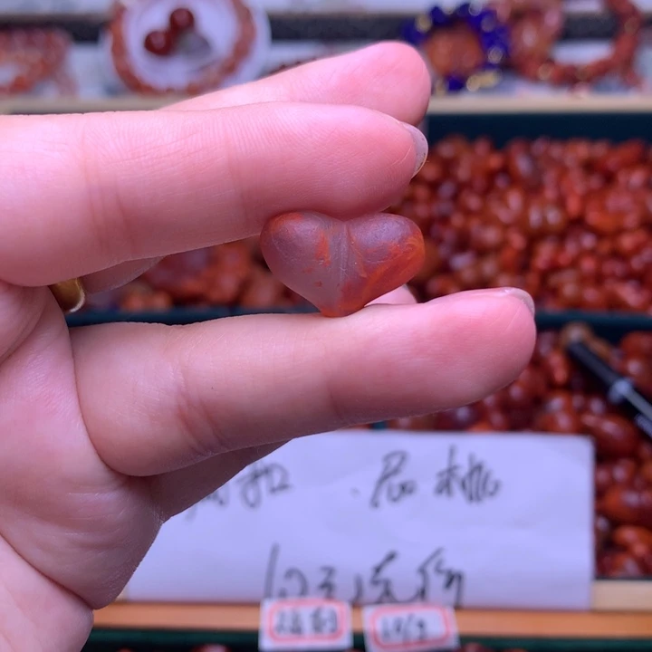 南红玛瑙未镶嵌珠宝半成品22