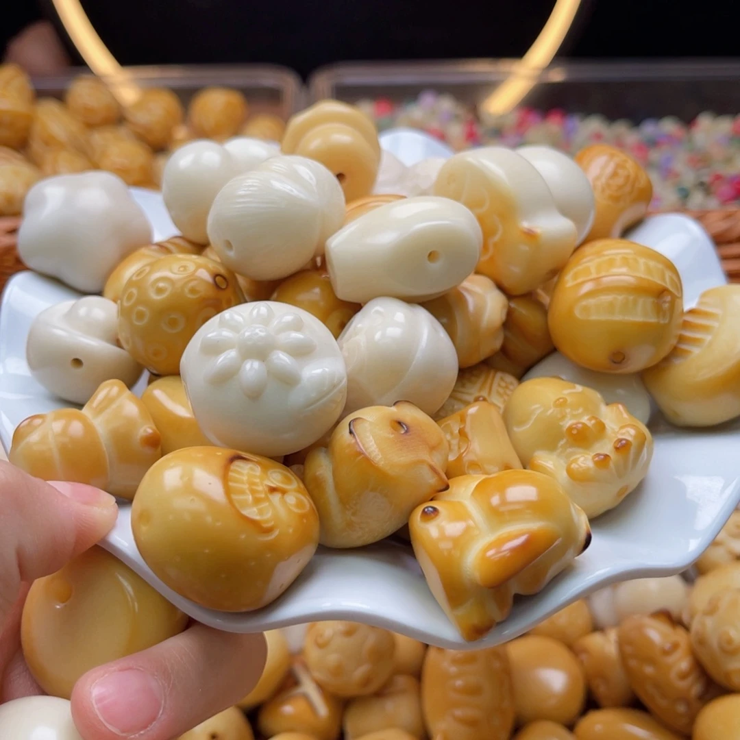 吊坠白玉菩提b26-30mm/3颗象牙果（自行备注）