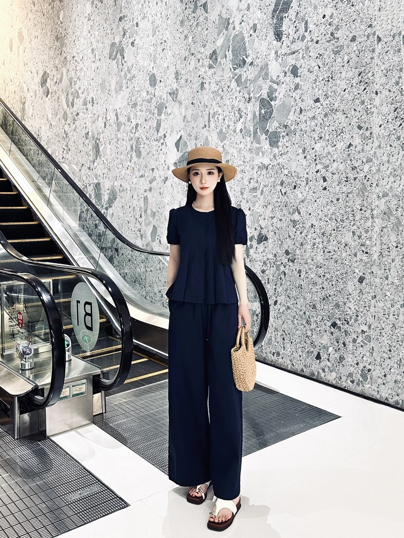 新款夏季减龄显瘦百搭休闲短袖上衣+裤子两件套