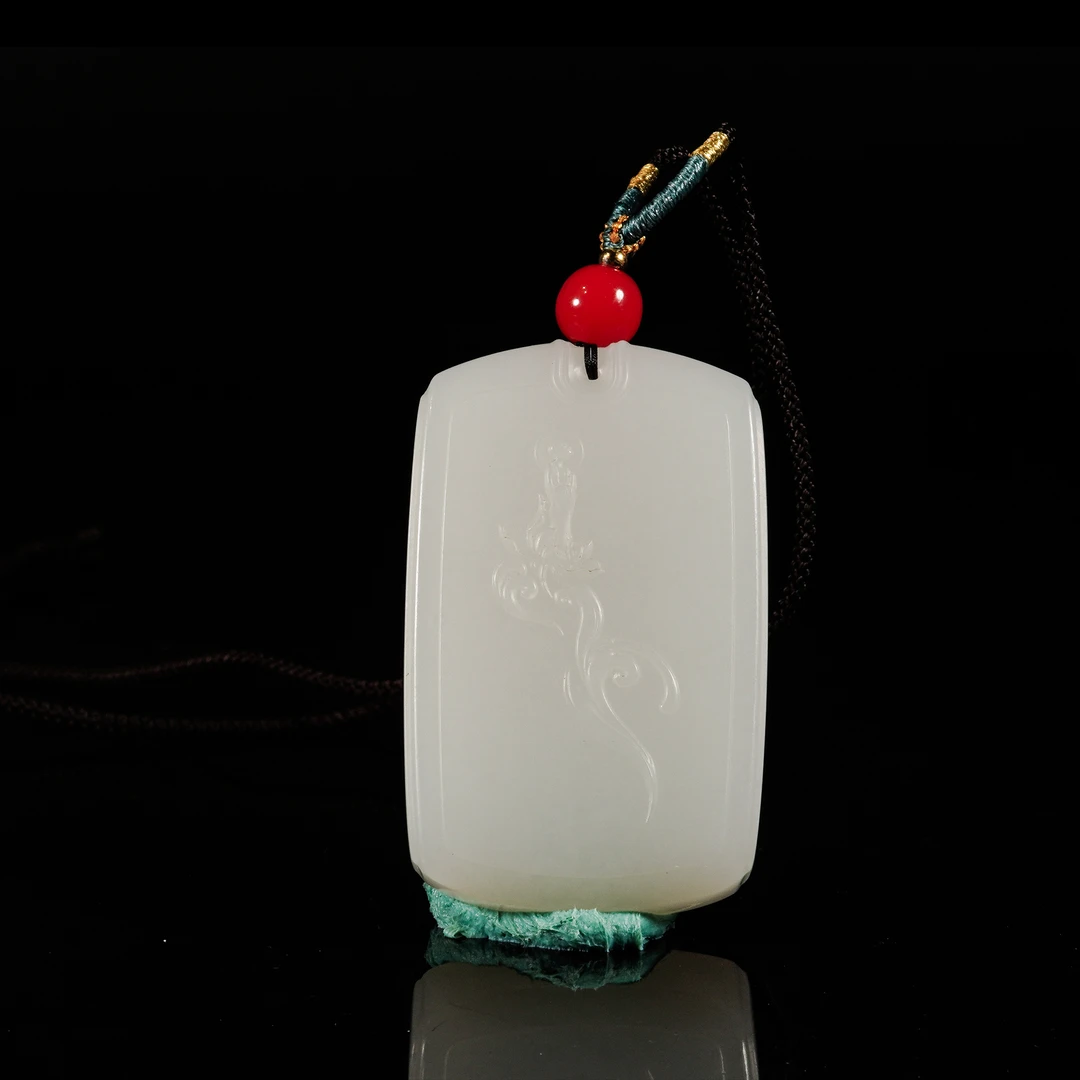 LOT.033羊脂白玉莲花问道牌/X82