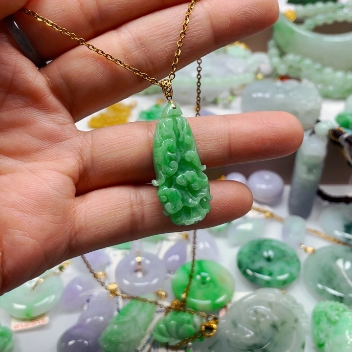吊坠(不含链)未镶嵌翡翠