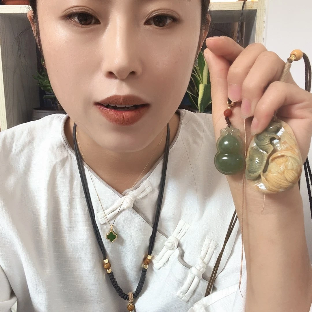 蛇纹石玉未镶嵌颈饰