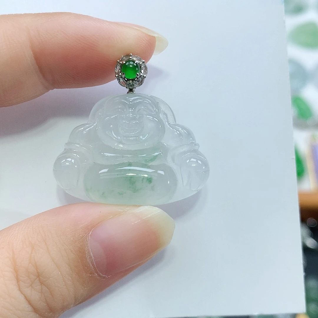 翡翠18K金镶嵌颈饰佛