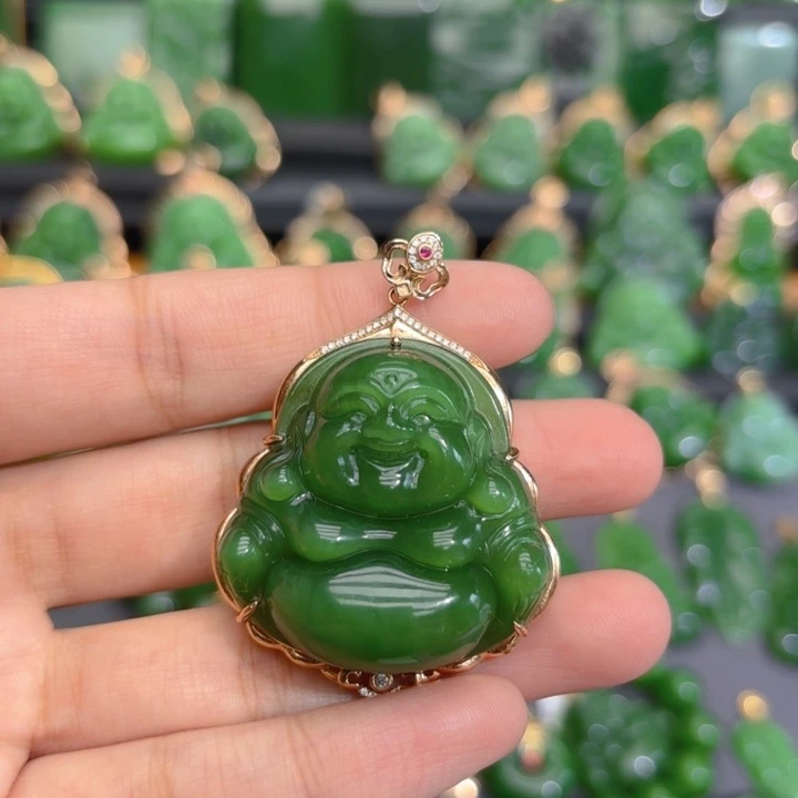 18K金镶嵌和田玉（碧玉）挂件