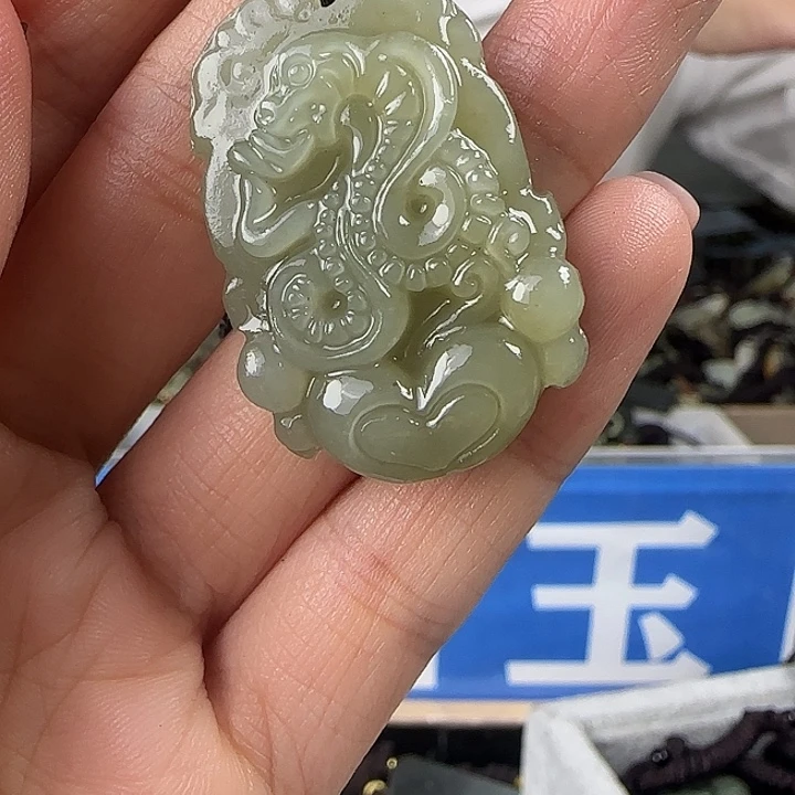 颈饰未镶嵌和田玉