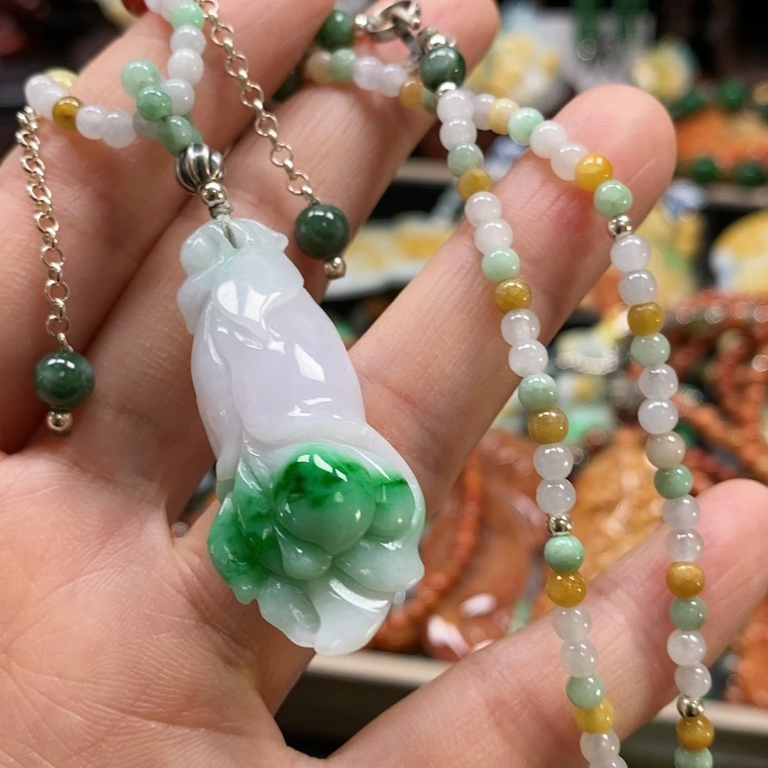 翡翠颈饰未镶嵌翡翠