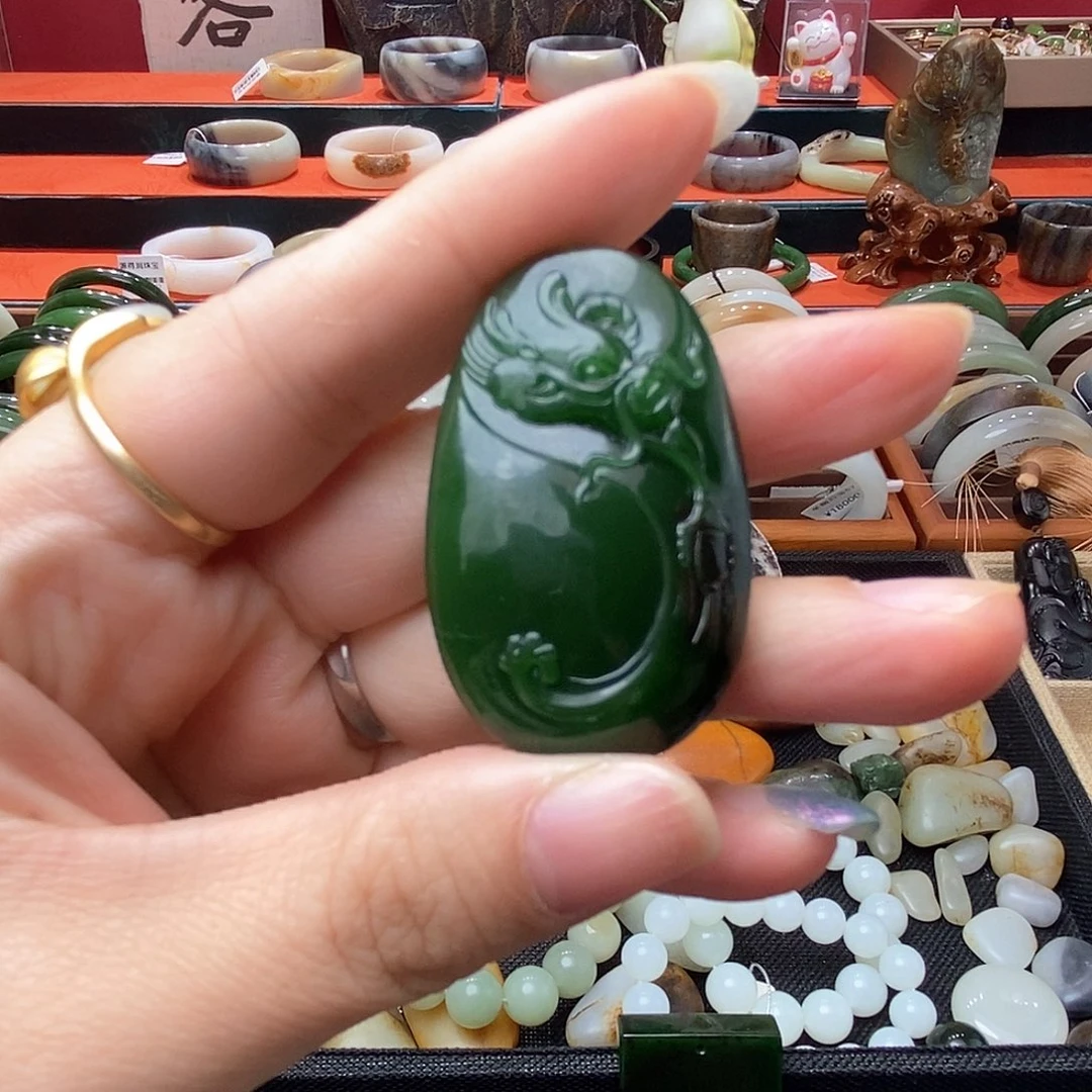 和田玉（碧玉）未镶嵌颈饰王***…