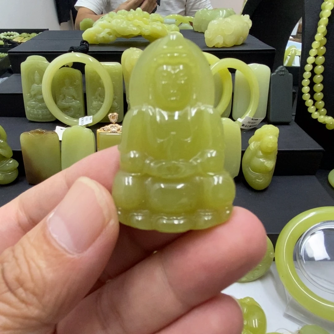 吊坠(不含链)未镶嵌和田玉（黄玉）