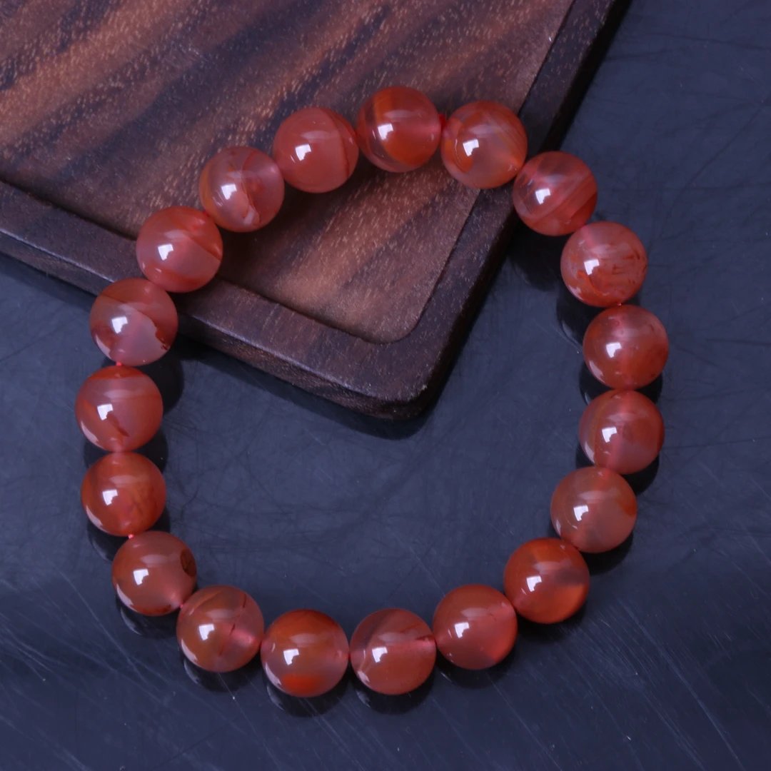 精美南红玛瑙杨柳圆珠手串一条A279