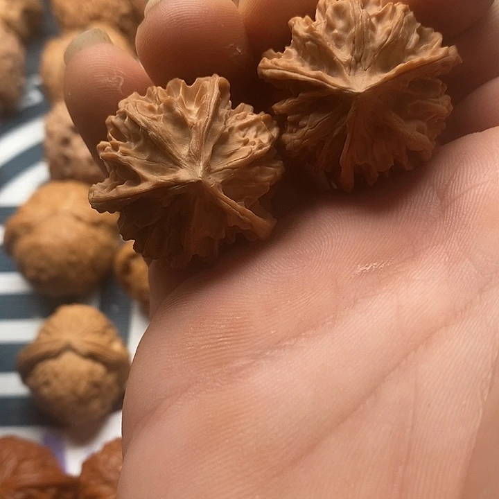 文玩核桃吊坠三棱