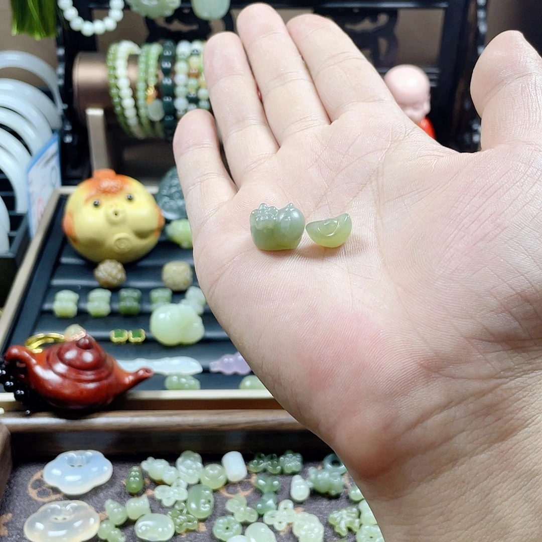 初***见颈饰未镶嵌和田玉