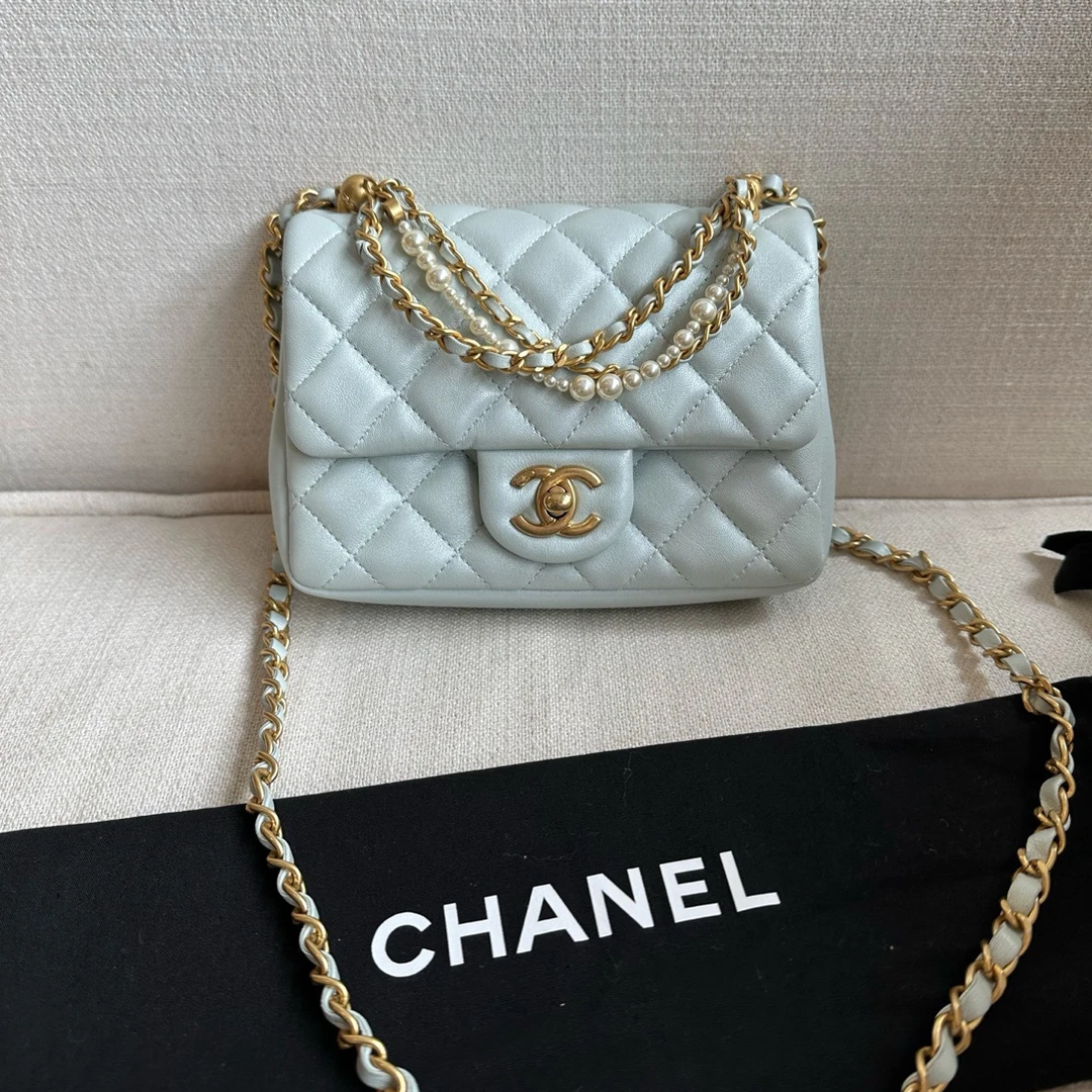 99新 Chanel/香奈儿 99新-24p小羊皮珍珠链条方胖子婴儿蓝mini cf
