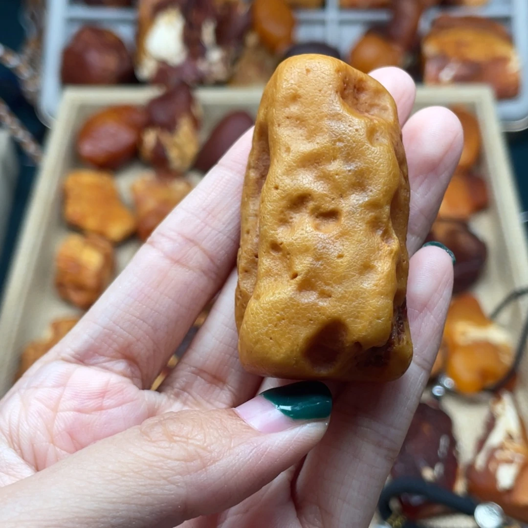 琥珀未镶嵌珠宝奇石