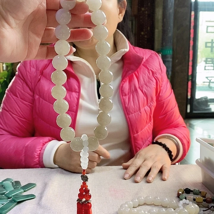 密玉（石英质玉）颈饰未镶嵌