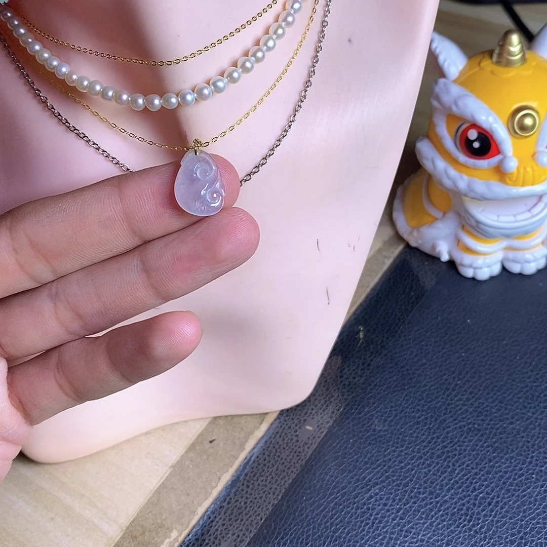 颈饰18K金镶嵌翡翠