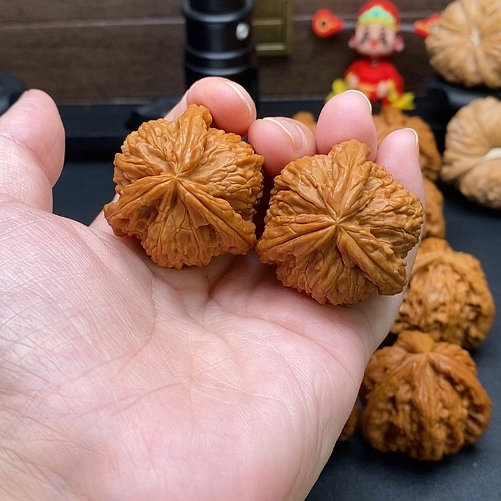 喜***冻把件文玩核桃白奔