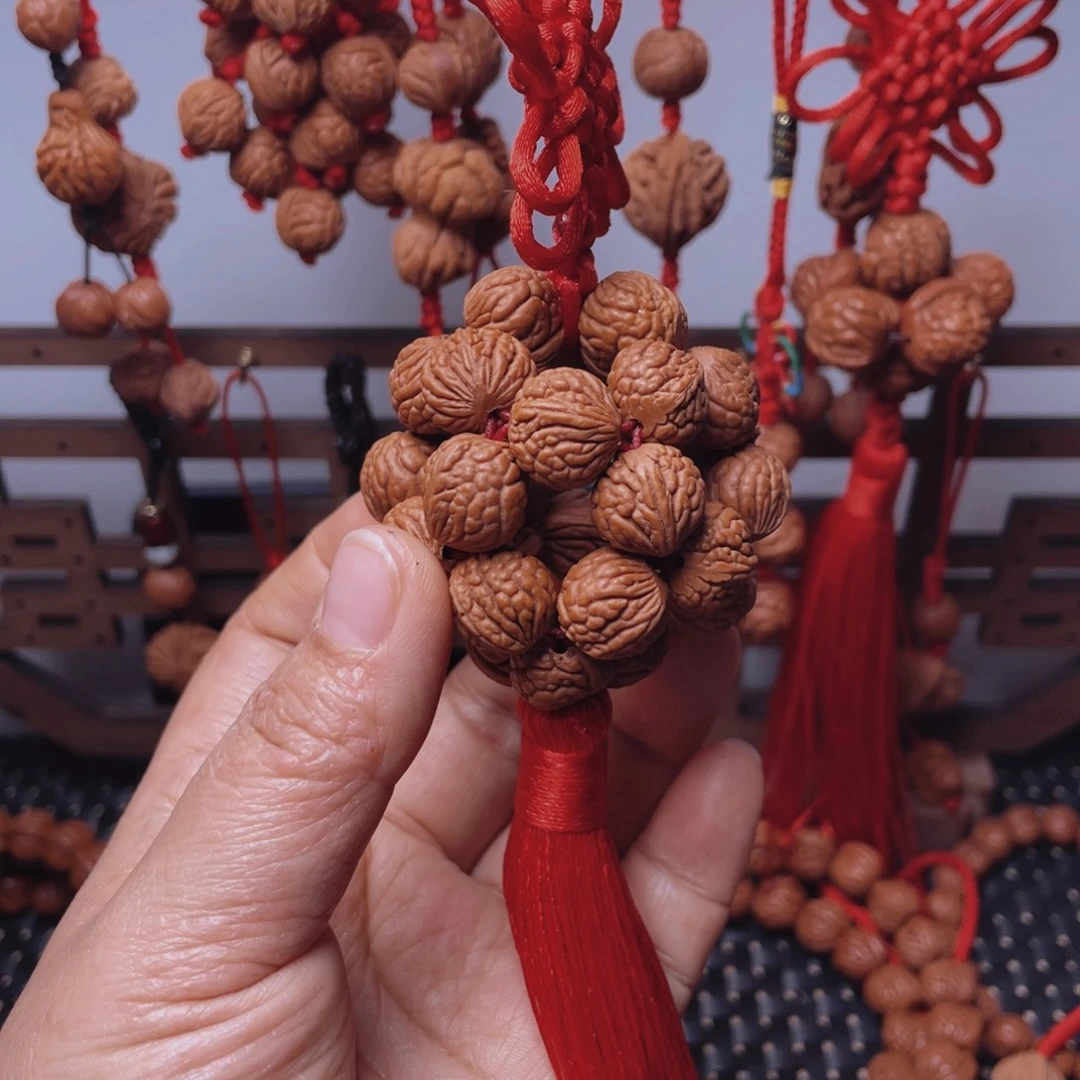 木质类龙纹桃枭挂件