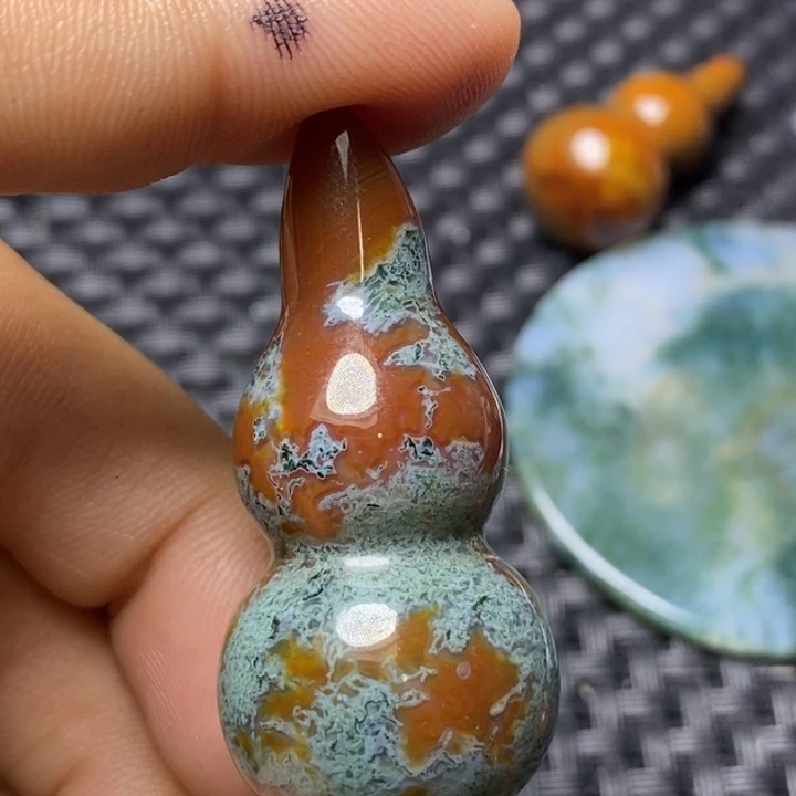 玛瑙/玉髓颈饰未镶嵌花*狐