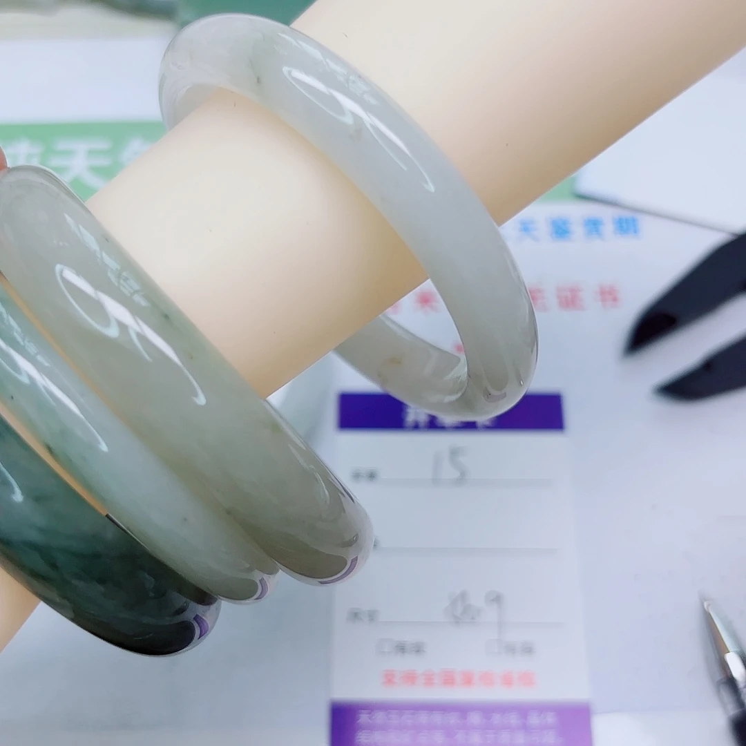 未镶嵌手镯石英质玉15/5657