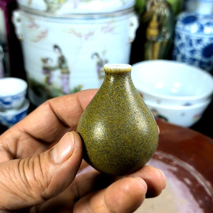 摆件扶**日全手工制作的瓷器