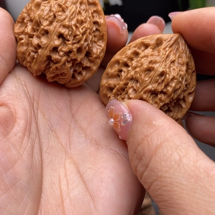 招***鸟把件文玩核桃南疆石