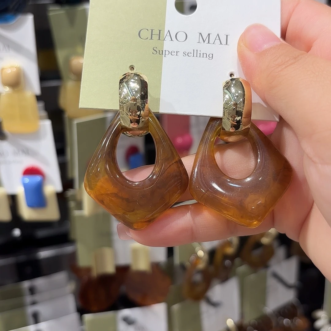 铜合金树脂锆石耳环