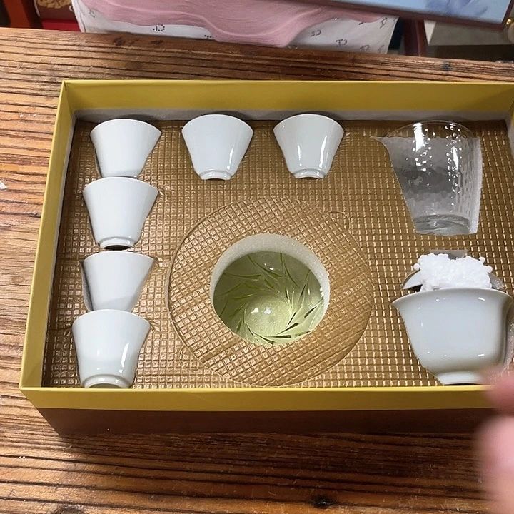 孤品茶具套装等。