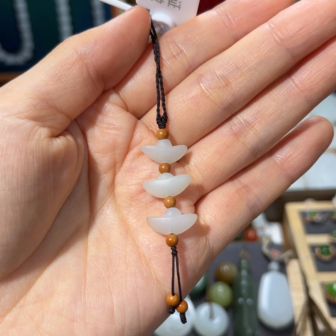 和田玉未镶嵌吊坠(赠链)