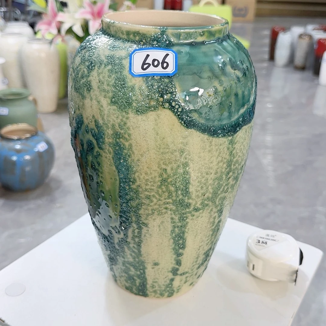 606号陶瓷高29厘米微瑕一个