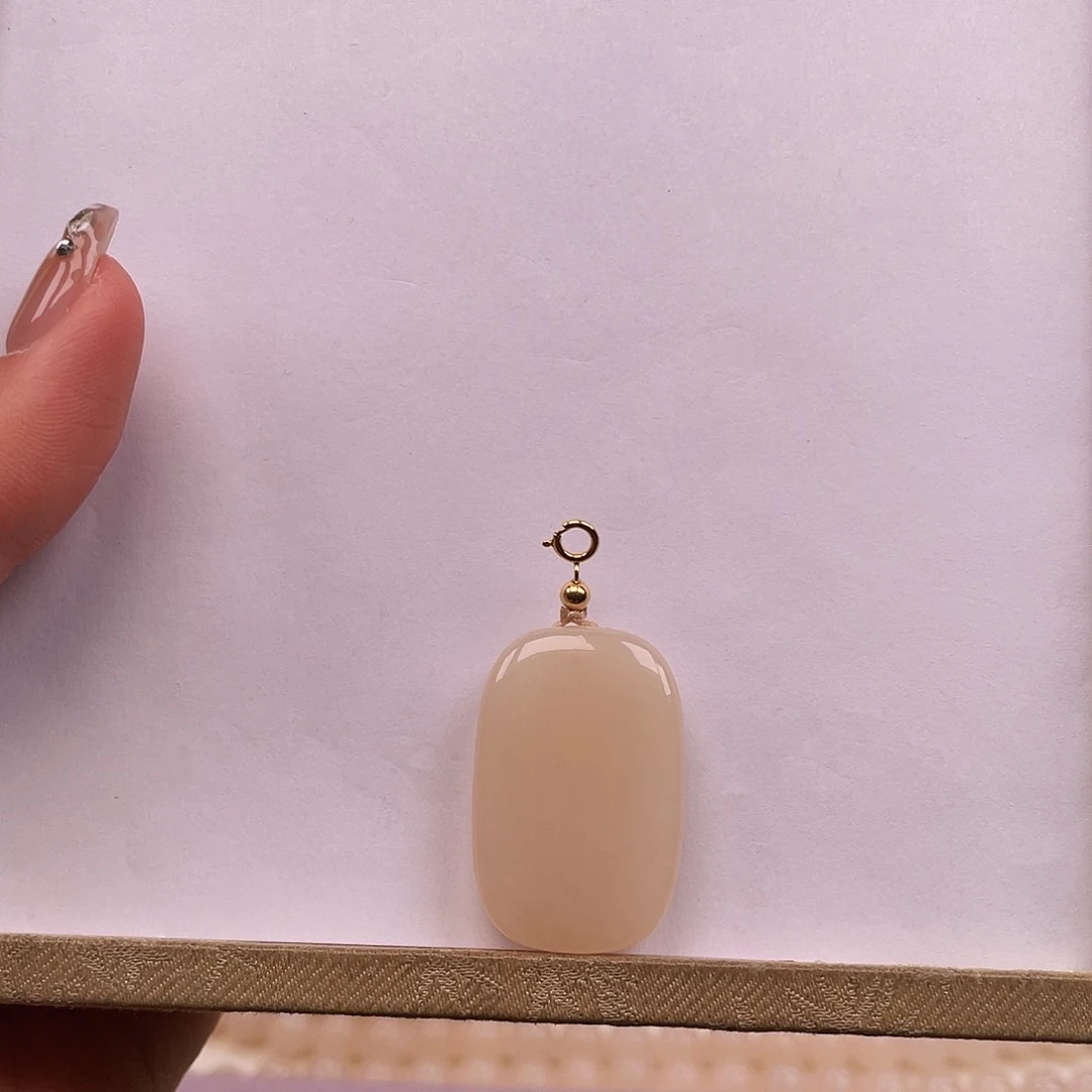 和田玉颈饰18K金镶嵌杂***朵