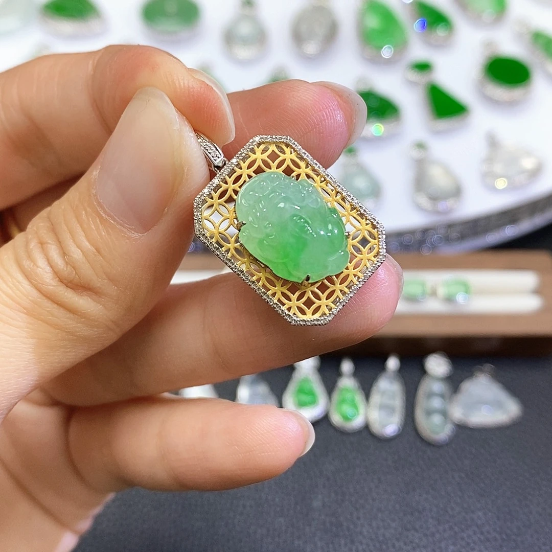 翡翠18K金镶嵌吊坠(不含链)