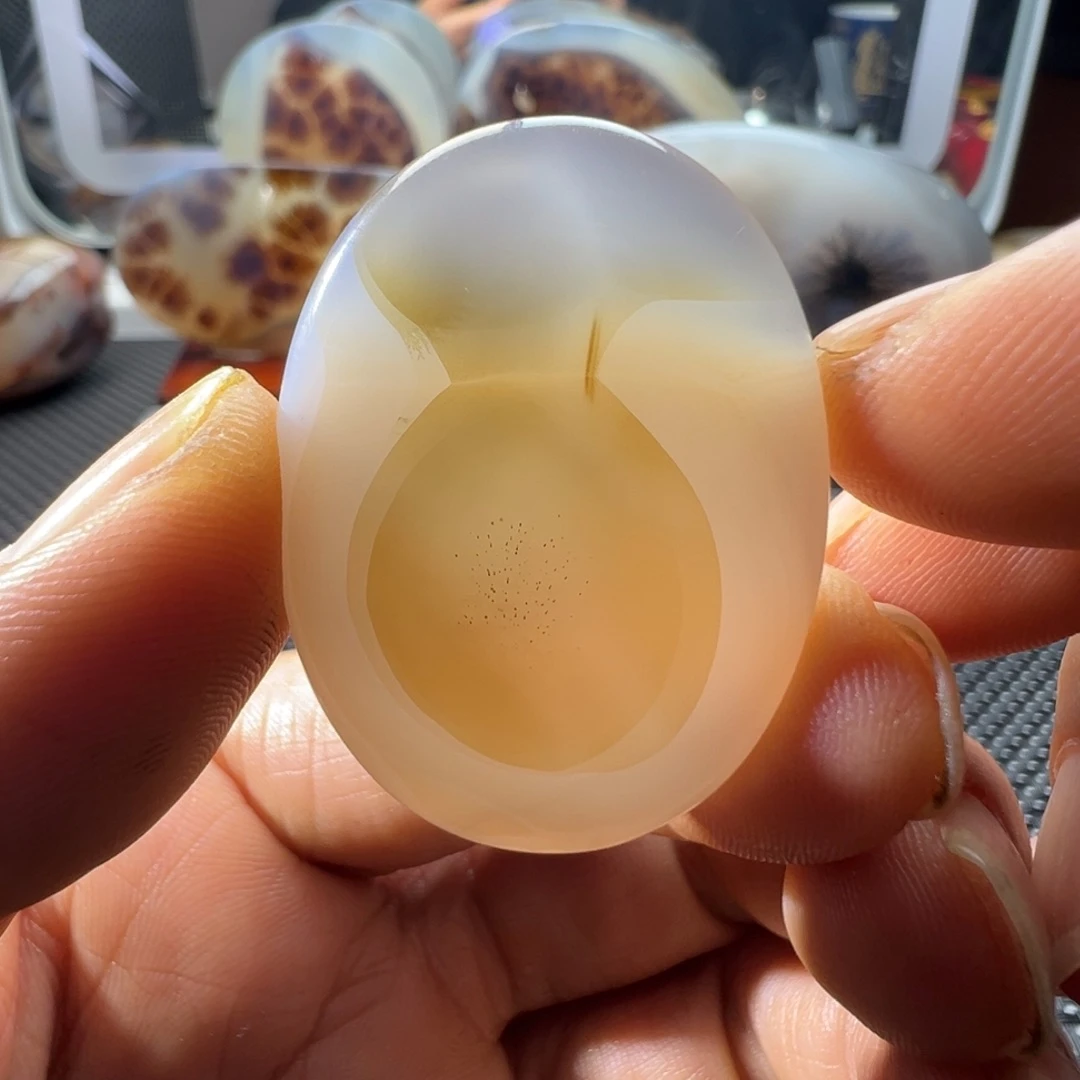 未镶嵌玛瑙/玉髓珠宝奇石