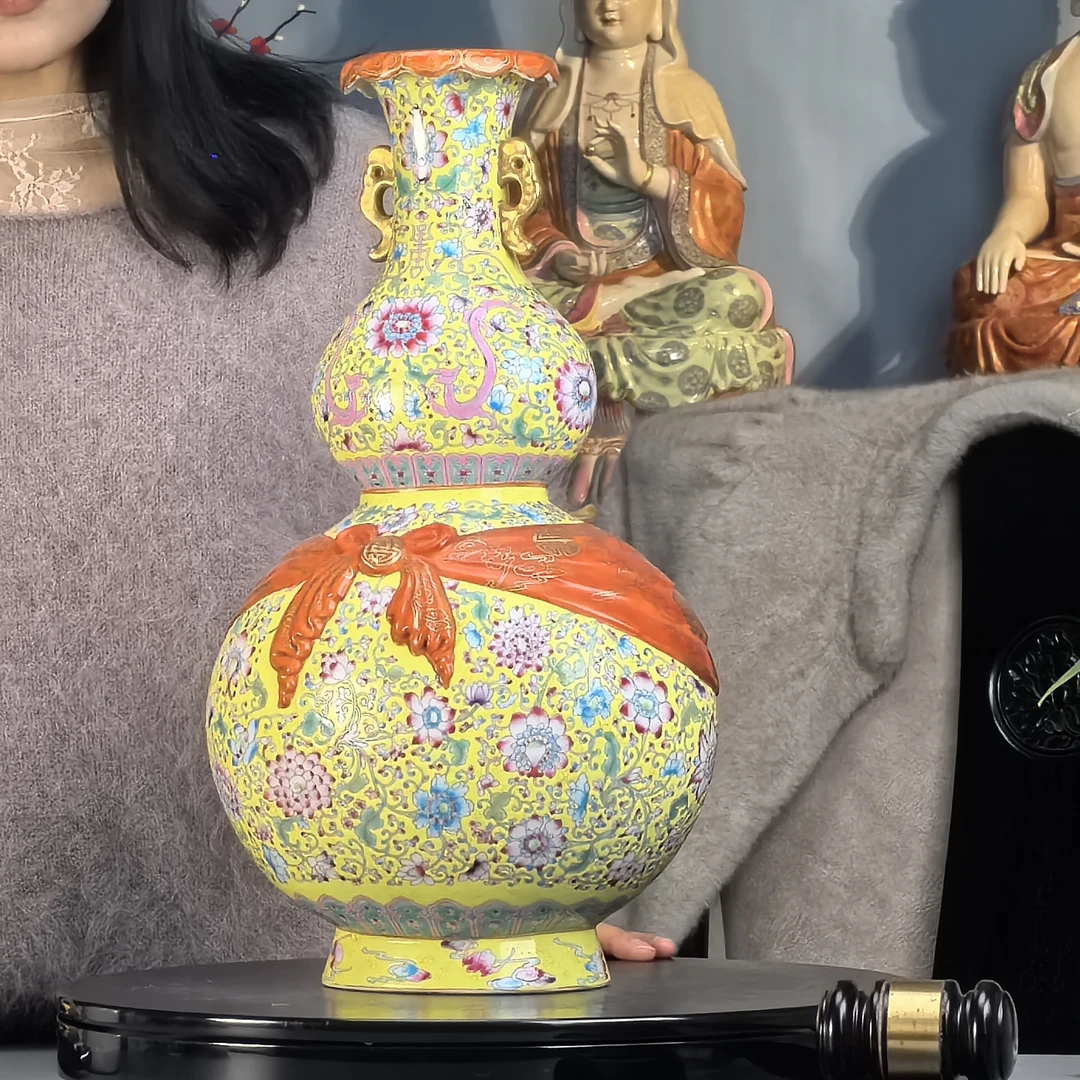 清 粉彩葫芦缠枝花卉葫芦瓶