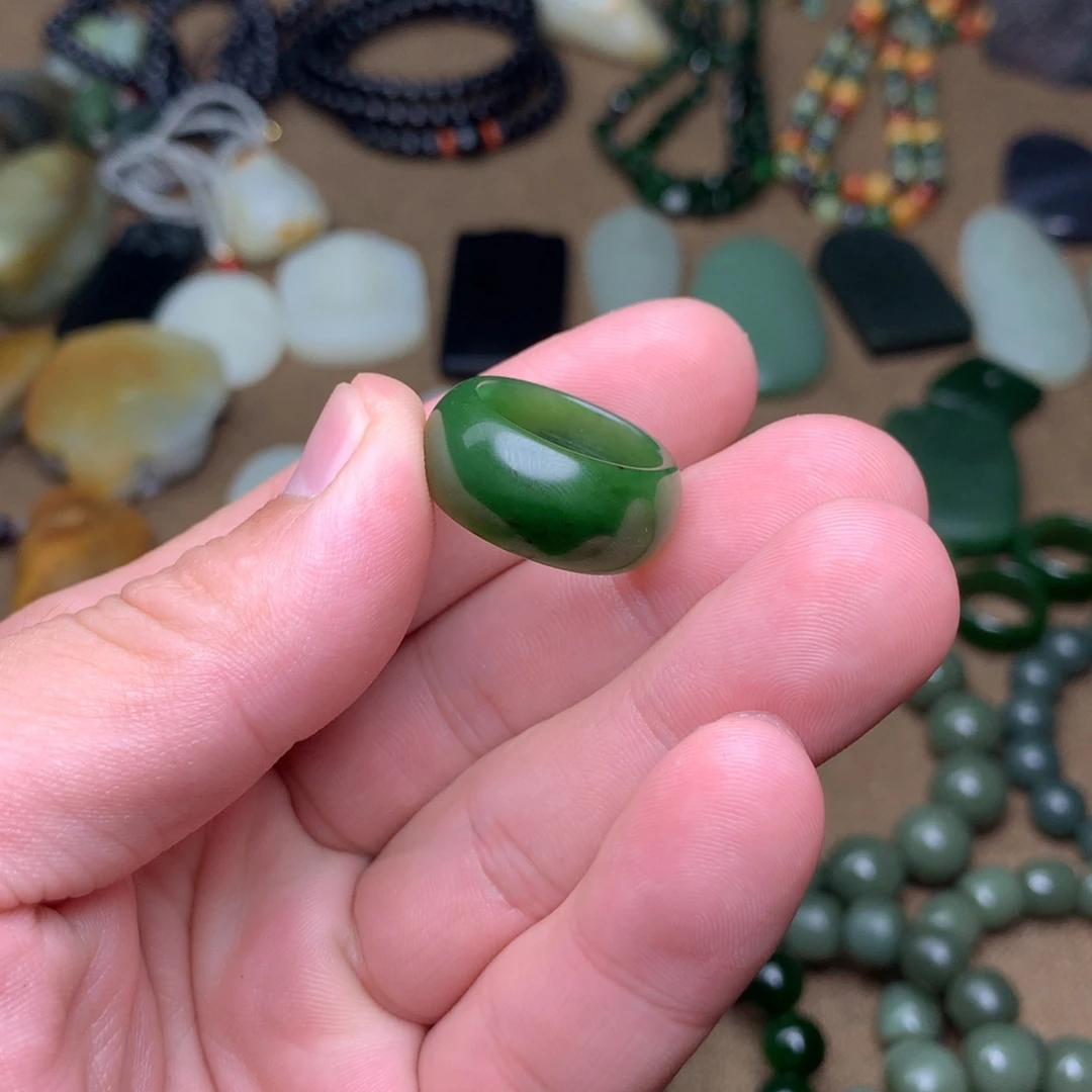 和田玉未镶嵌颈饰?*