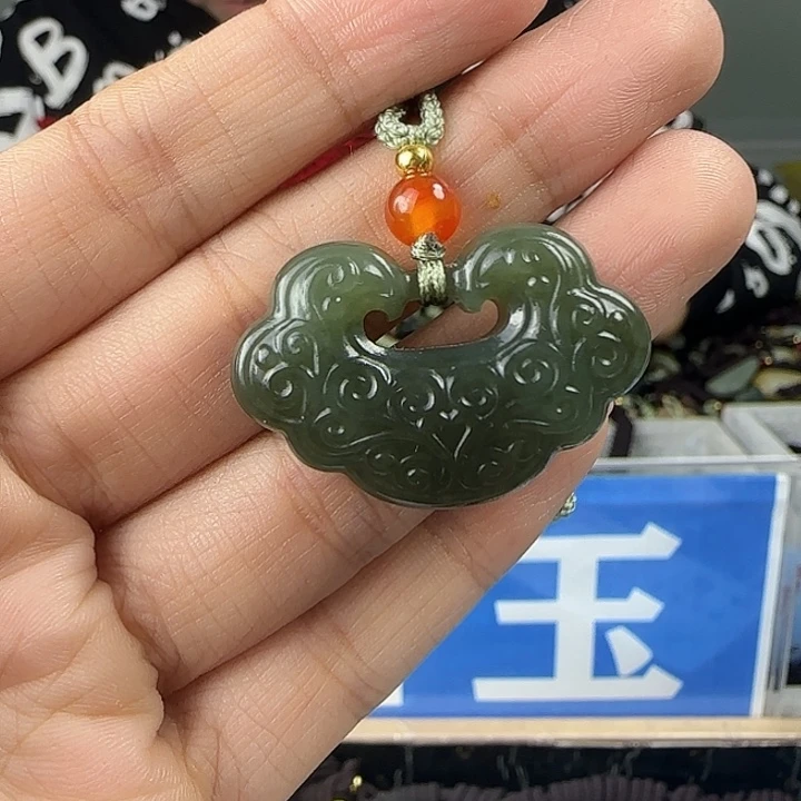 颈饰未镶嵌和田玉