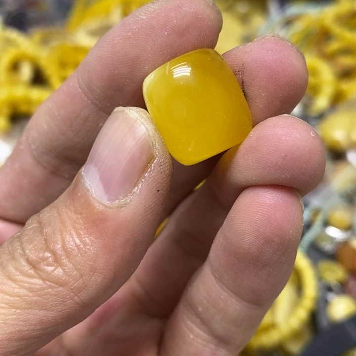 裸石蜜蜡未镶嵌吊坠