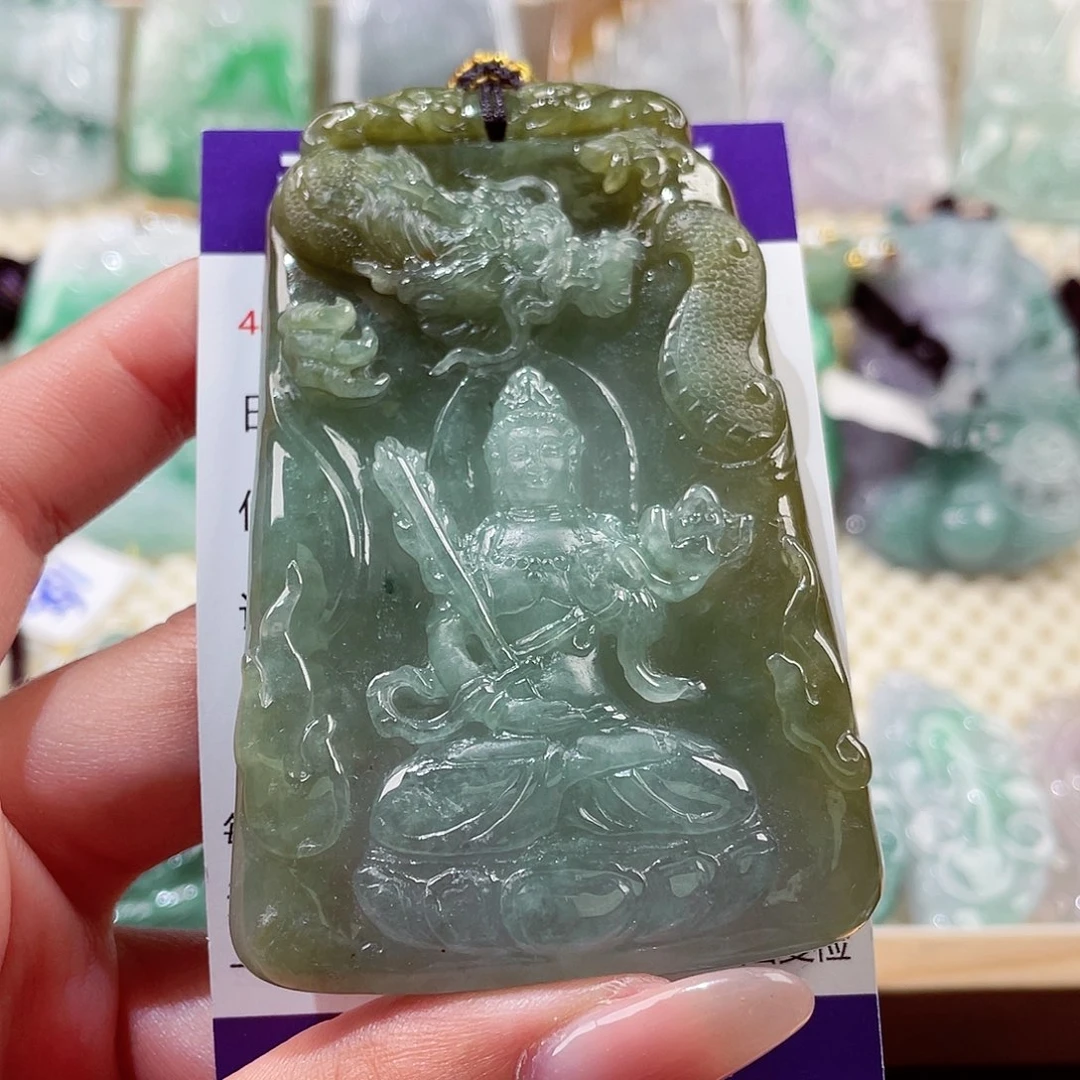 翡翠未镶嵌颈饰虚空