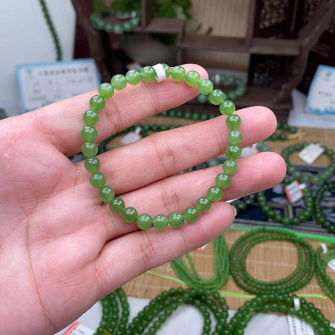 和田玉未镶嵌手链果阳绿卡6