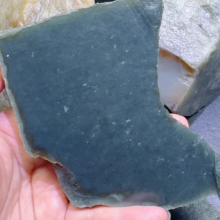和田玉未镶嵌珠宝半成品
