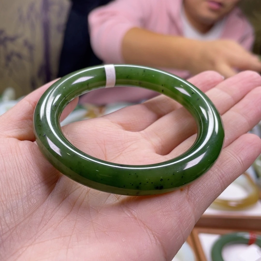 和田玉未镶嵌手镯54圈