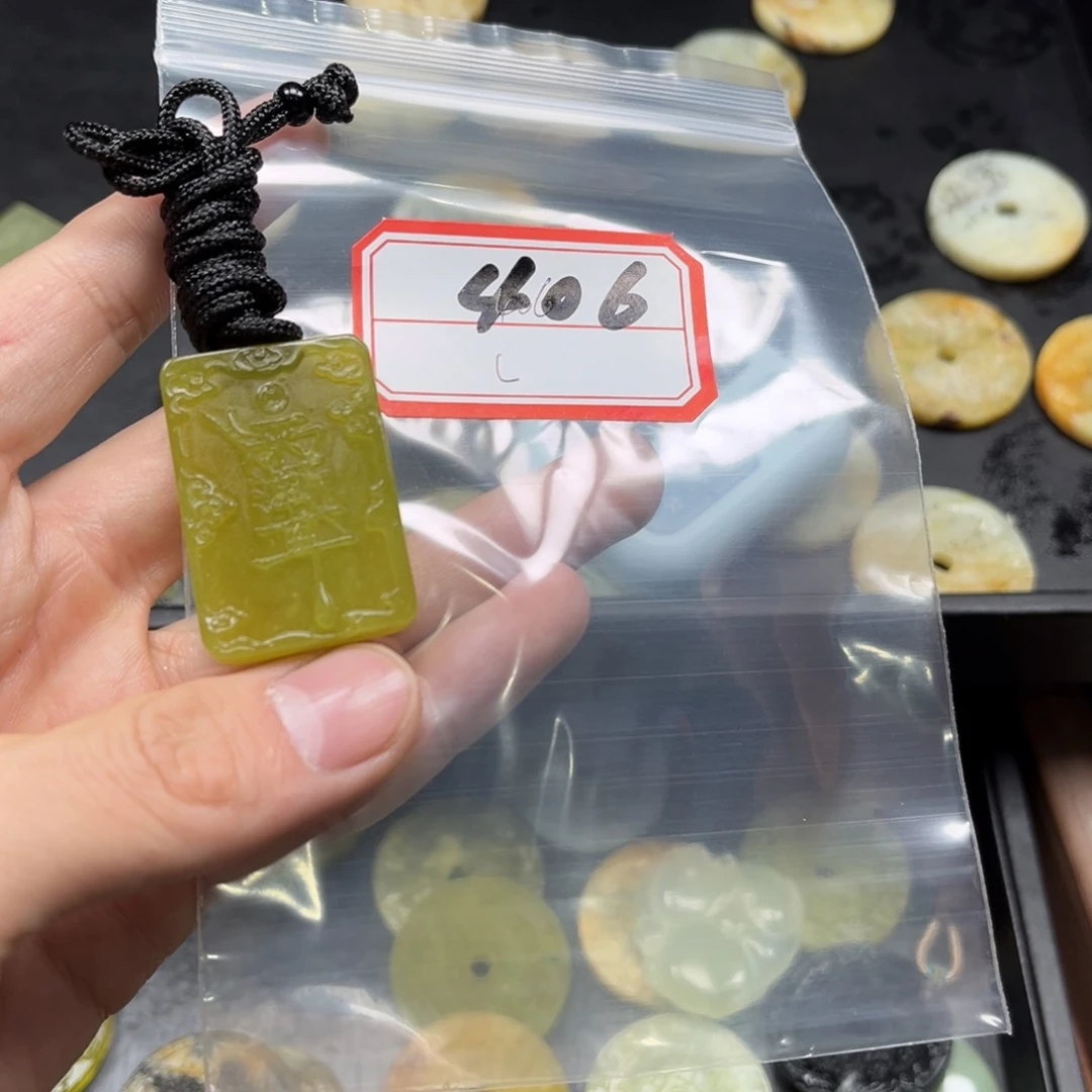 蛇纹石玉颈饰合金核**好