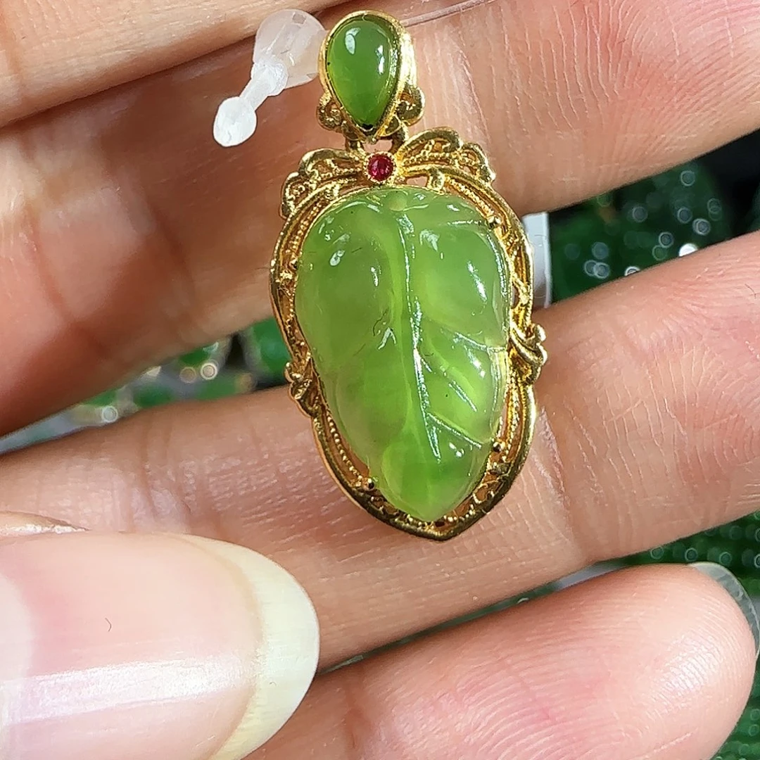 和田玉（碧玉）颈饰18K金镶嵌