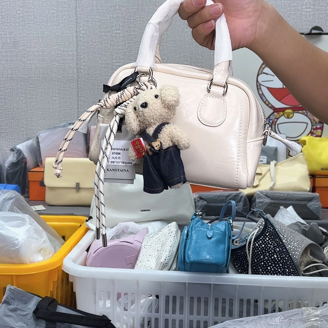 牛皮（革）广州孤品特价女包（发黑色）