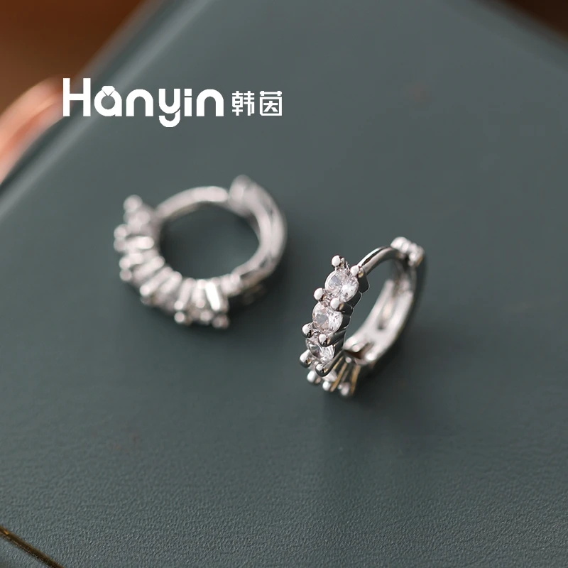 铜合金合成锆石耳饰 1.2cm气质小众简约银色迷你微镶小四爪耳扣女