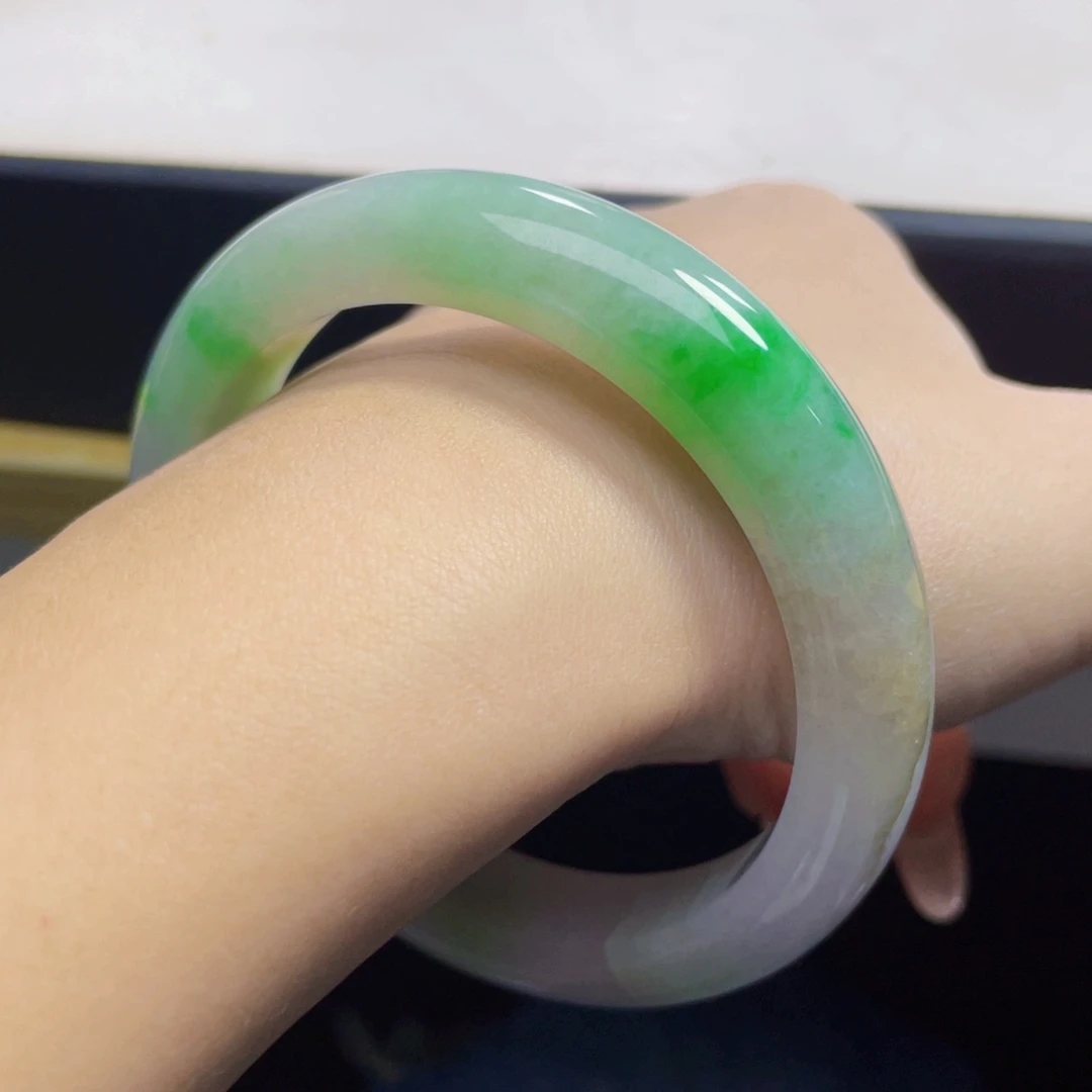 翡翠未镶嵌手镯56圈有纹裂扣手不退换