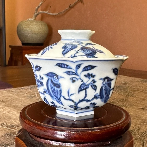元煦和晓 青花绶带鸟八方花口小盖碗
