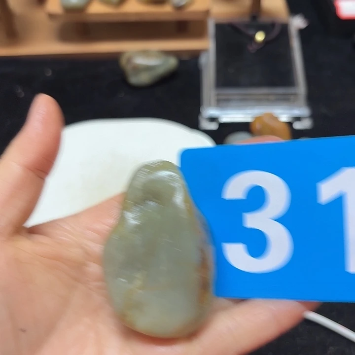 和田玉（糖玉）未镶嵌挂件